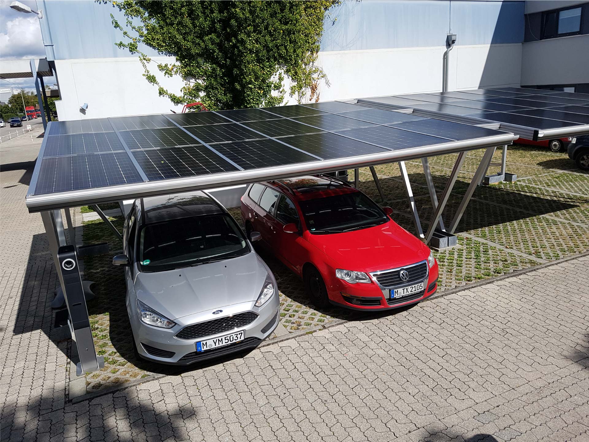 ALUX Hliníkové pergoly - fotovoltaický přístřešek pro auta Carport Solar 4