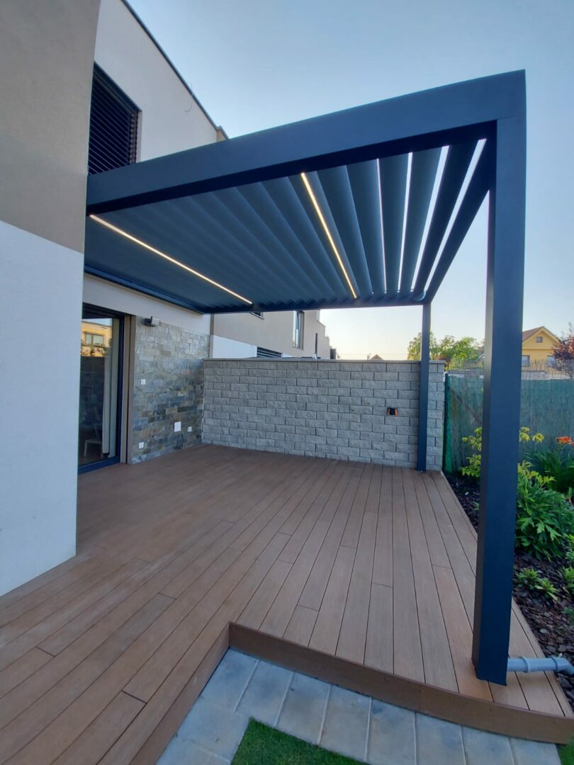 Pergola ALUX BIOclimatic RAL 7016 Brno I