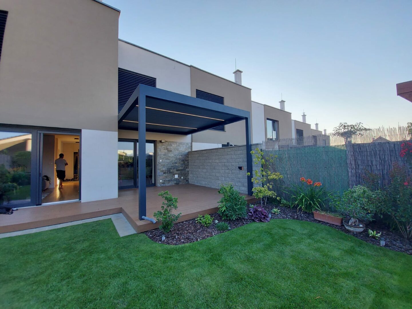 Pergola ALUX BIOclimatic RAL 7016 Brno II